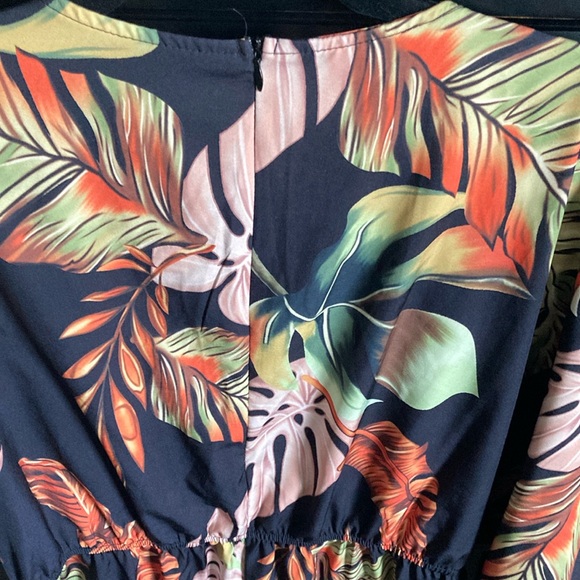 SHEIN Curve Tropical Romper - Picture 6 of 7